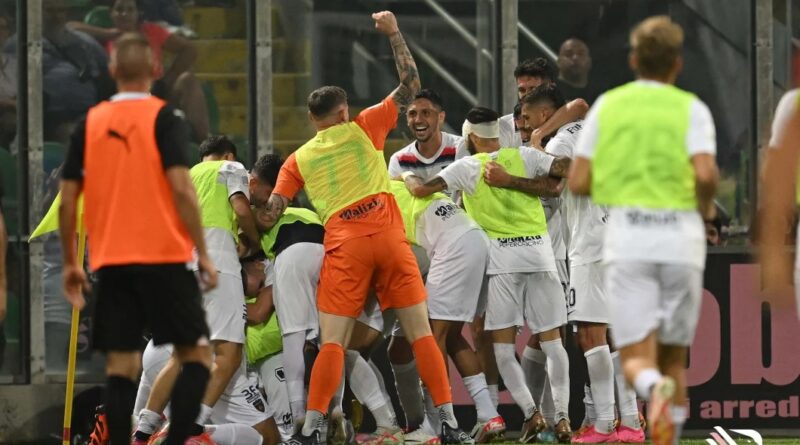 SERIE B – “Palermo-Cosenza” 0-1, prima sconfitta stagionale per i rosanero