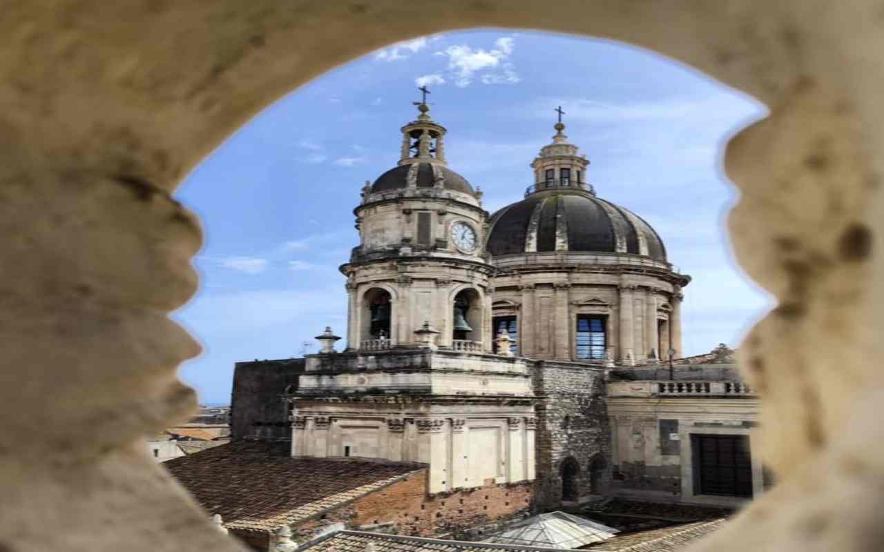 La chiamano la città dei TRADIMENTI e si trova nel cuore della Sicilia | Qui le corna fioccano in pieno giorno