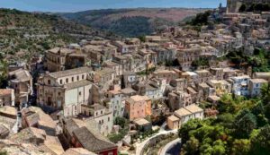 Città sicula dall'alto - foto pexels - trs98.it