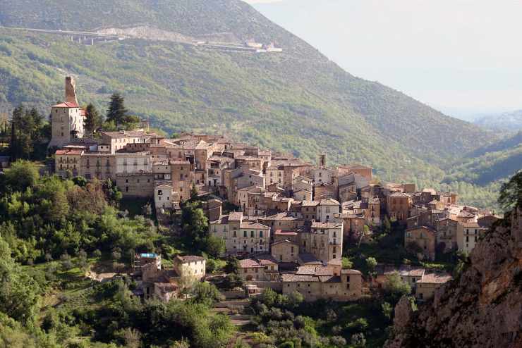 Anversa degli Abruzzi vista dall'alto - foto flickr - trs98.it