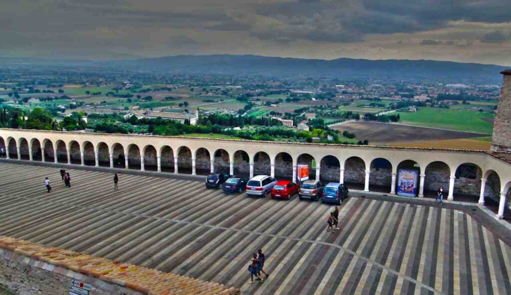 Arroccato sulle Madonie si nasconde l’ASSISI DI SICILIA | Un luogo dal fascino unico al mondo, migliaia di turisti ogni giorno