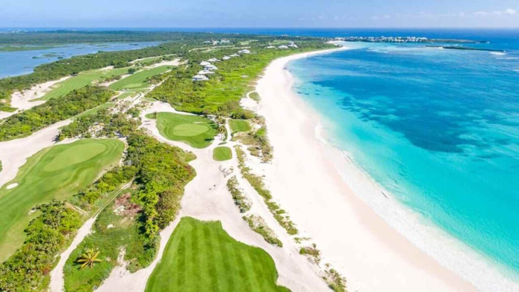 Sembra assurdo e invece è proprio così | In Sicilia ci sono le NUOVE BAHAMAS, fai il bagno qui e ti senti una divinità