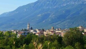 Borgo abruzzese - foto wikimedia commons - trs98.it