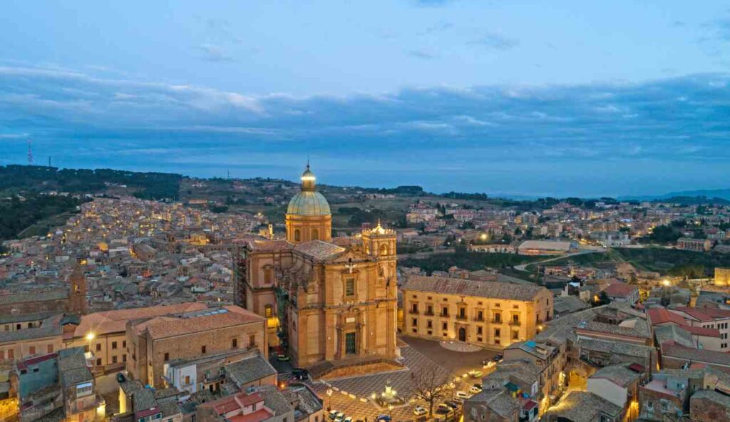 Non lontano da Enna si nasconde il BORGO ROMANO dell’intera isola | Manca solo il Colosseo e per il resto nulla