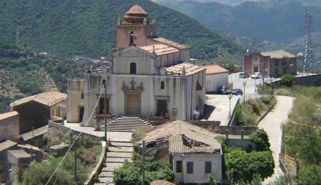 Tra montagne e castelli della Sicilia nasce la nuova ZANTE | In Grecia ci mandi gli altri, qui è molto più bello