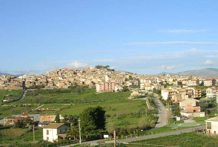 Cianciana vista dall'alto dalle sue bellezze - foto wikipedia - trs98.it