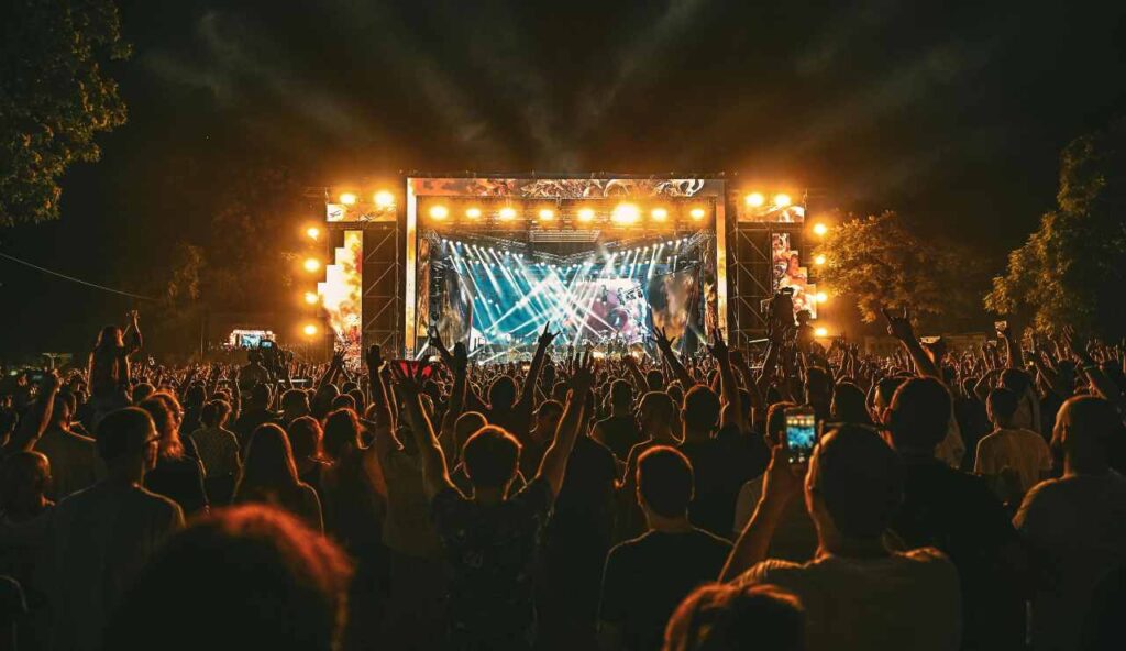 Ancora con Sanremo? Il vero FESTIVAL DELLA MUSICA si terrà oggi e domani a Palermo | Il pubblico non sta più nella pelle