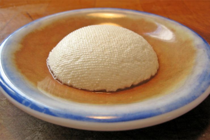 Ricotta fresca nel piatto - foto flickr - trs98.it