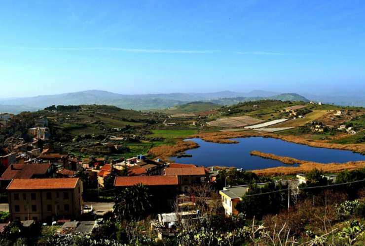 Serradifalco, Lago Soprano visto dall'alto - foto wikimedia commons - trs98.it