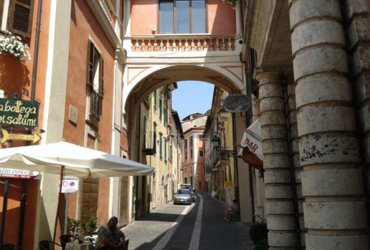 Tagliacozzo il centro storico - foto wikimedia commons - trs98.it