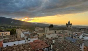 Tramonto abruzzese - foto wikimedia commons - trs98.it