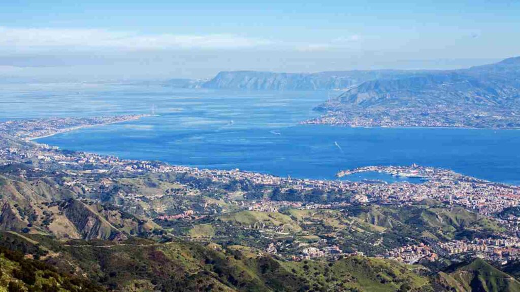 Non lontano da Messina si nasconde la CITTÀ ARABA della Sicilia | Il tempo qui è fermo da secoli, la bellezza è intatta