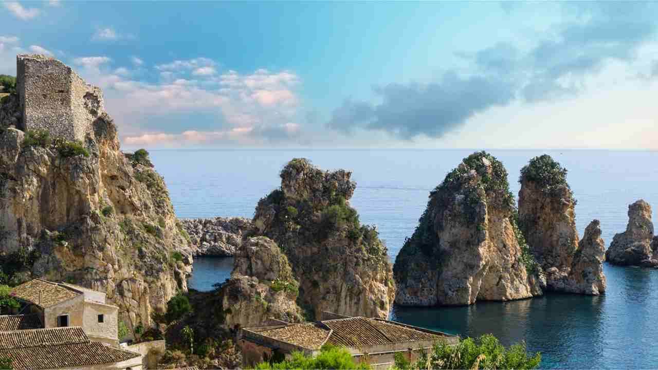 Va bene il mare e la cucina, ma in Sicilia c’è il VILLAGGIO DEI TULIPANI | Ormai tutti la chiamano la nuova Amsterdam