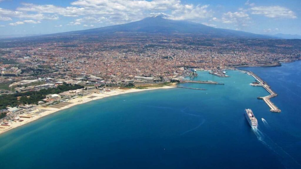 In mezzo alla Valle del Simeto e alla zona dei Nebrodi nasce il LAGO INCANTATO di Sicilia | La magia ti divora a primo impatto
